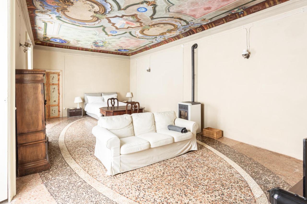 Palazzo Mia By Icasamia It Leilighet Castello Cabiaglio Eksteriør bilde