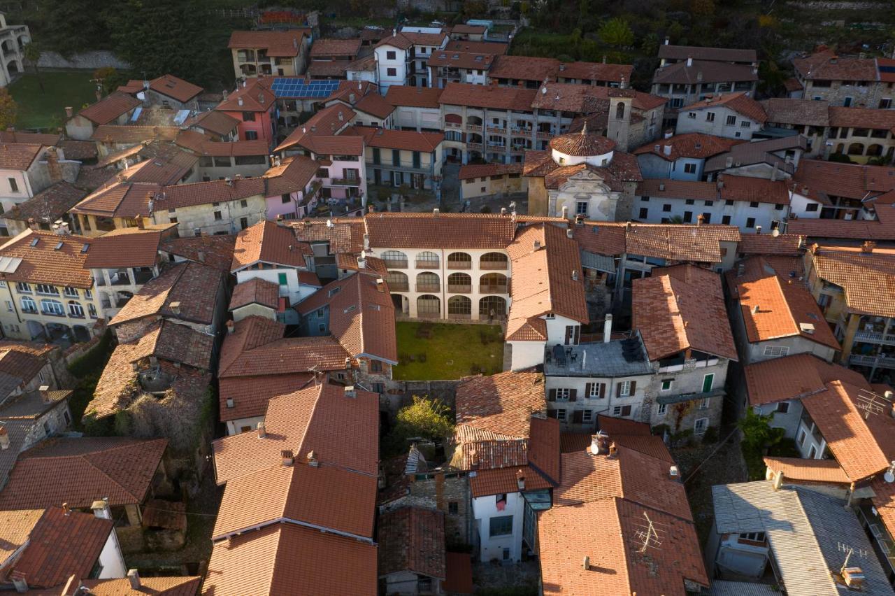 Palazzo Mia By Icasamia It Leilighet Castello Cabiaglio Eksteriør bilde